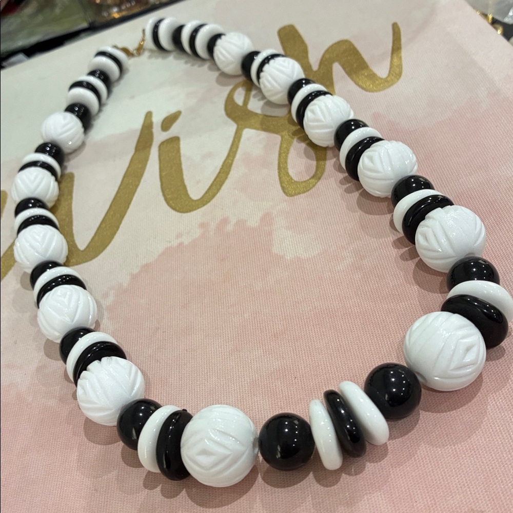Freirich necklace black and white carved vintage 26 total inches - Picture 8 of 10